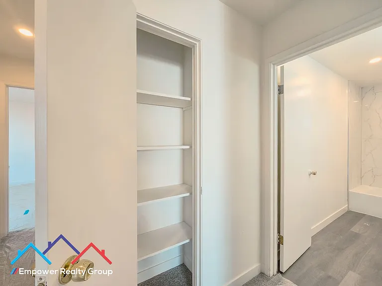 1512 Mozart St #F — Photo 6