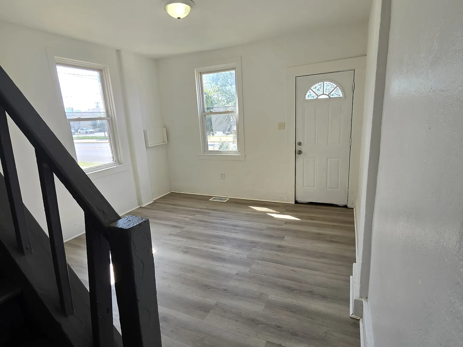 3 bed, $1,995 — Photo 2
