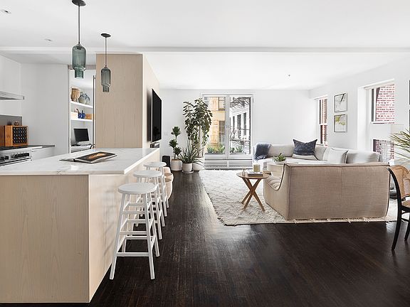 3rd image of 37B Crosby St APT 5