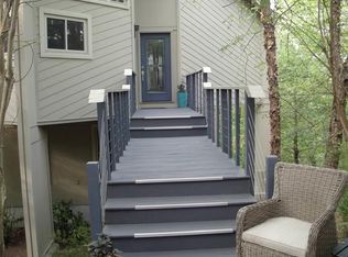 9 Altamont Forest Dr, Greenville, SC 29609