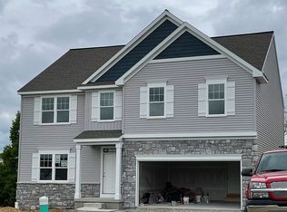 360 W View Dr, Akron, PA 17501