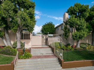 18643 Burbank Blvd #11, Tarzana, CA 91356