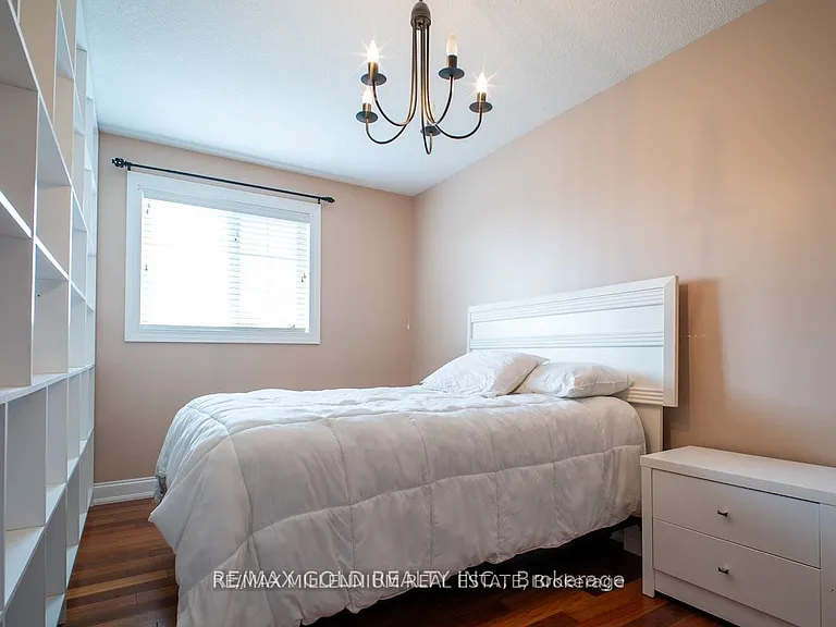 8905 McGarry Dr — Photo 15
