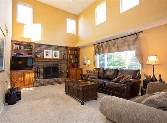 3rd image of 6316 Paxton Woods Dr