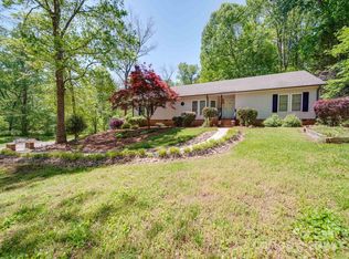 132 Kem Ln, Mount Holly, NC 28120
