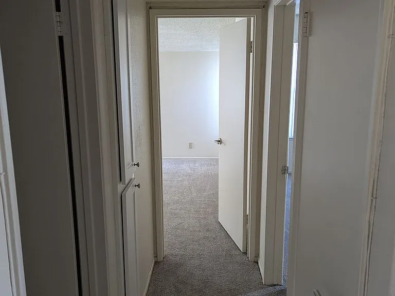 Eastlake Apartments — Photo 52