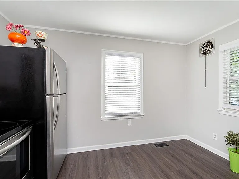 6028 Birchwood Ave — Photo 15
