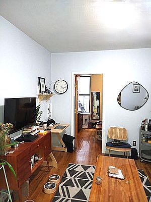 4th image of 706 Amsterdam Ave Front 1N