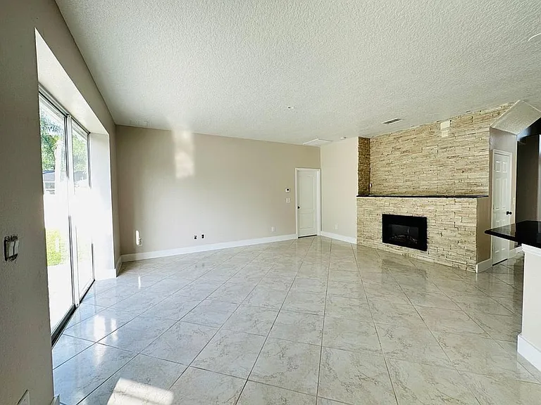 14015 Deep Lake Dr — Photo 10
