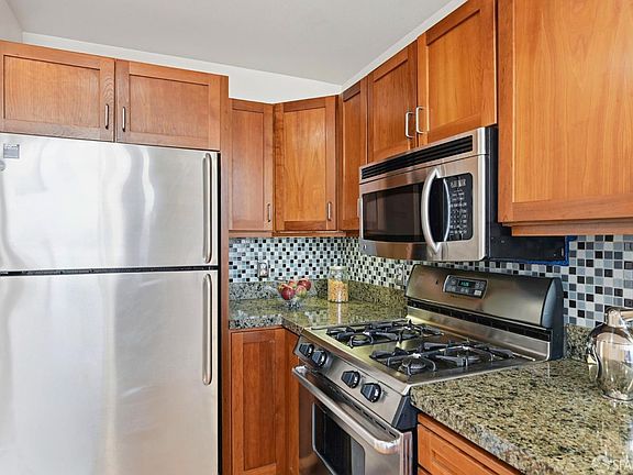 4th image of 950 Harrison St Unit 215