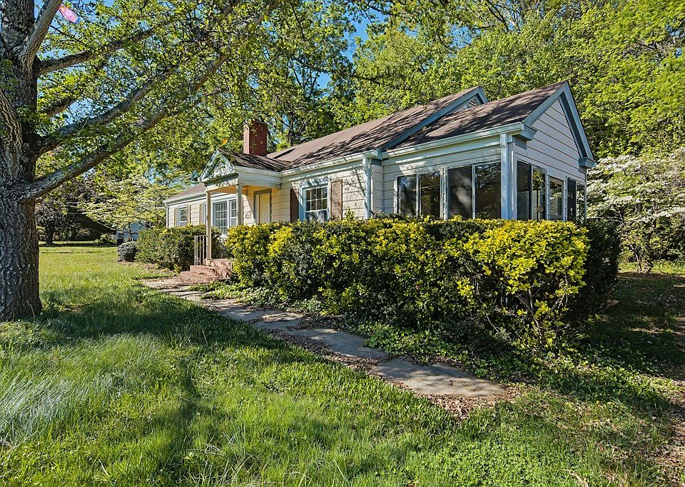 4th image of 379 Old Rock Rd