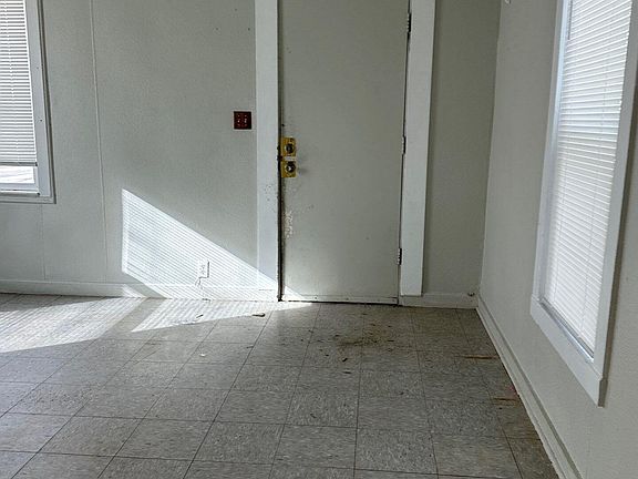 4th image of 726 N 2nd St