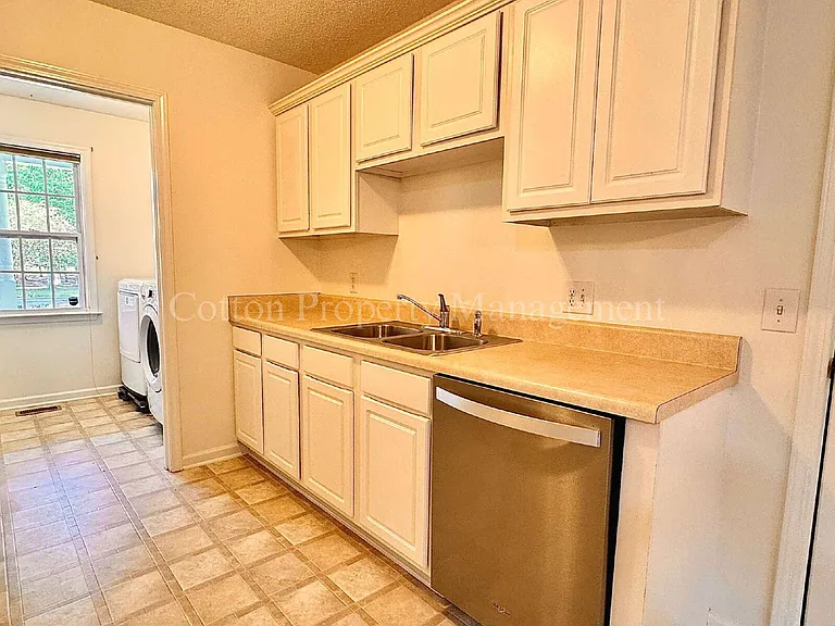 7408 Bluestone Ct — Photo 9