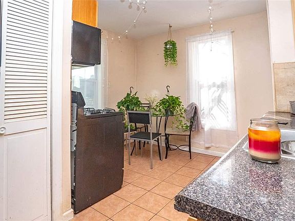 3rd image of 23 Westervelt Pl #1