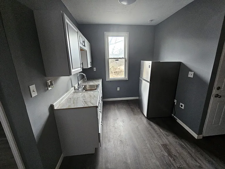 7040 Roy Ave — Photo 6