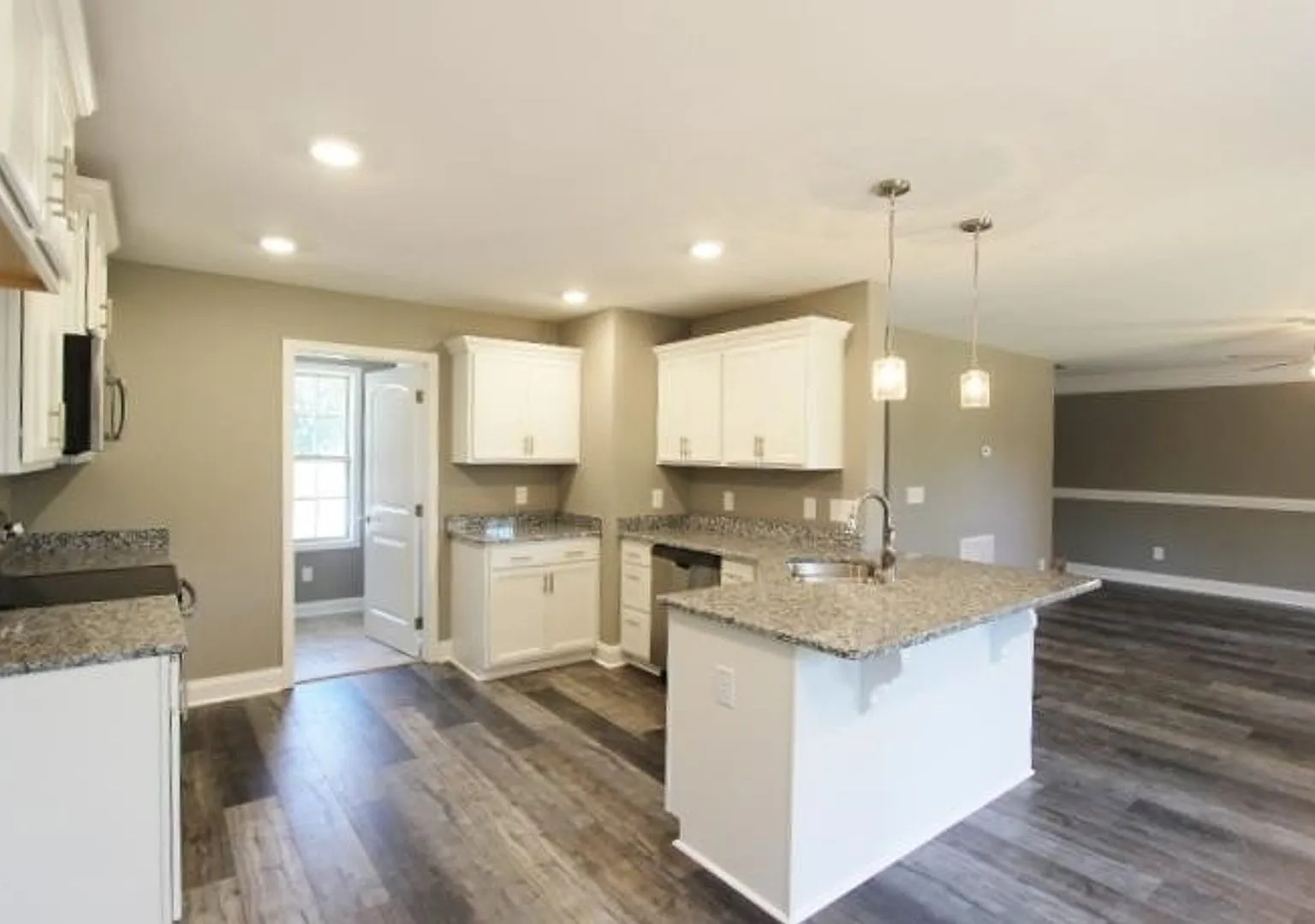 Beautiful Home Built in 2019!! Open Floor Plan with 3 Bed/2.5 Bath and 2 Car garage, Fenced yard! — Photo 3