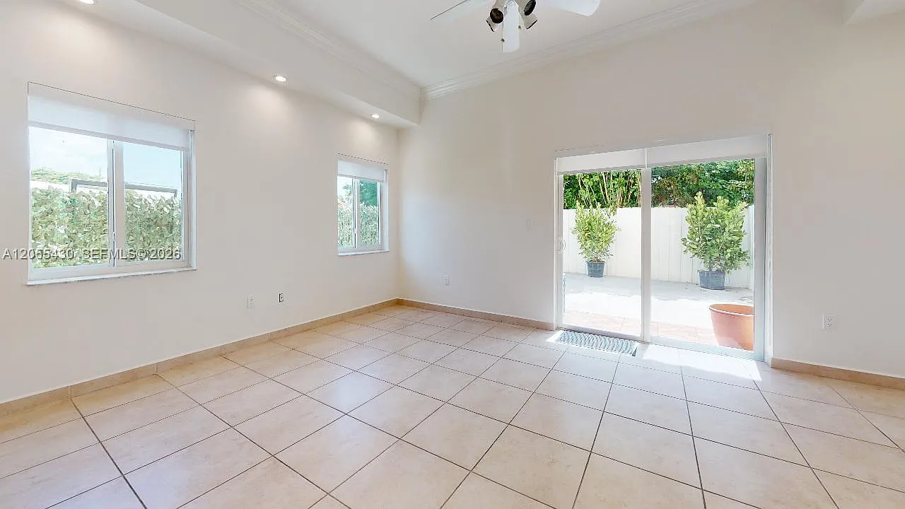 3 bed, 2.5 bath, $3,500 — Photo 4