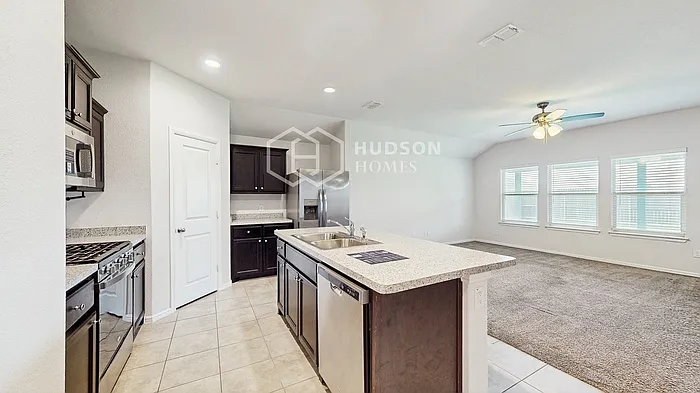 804 Loomis Trl — Photo 11