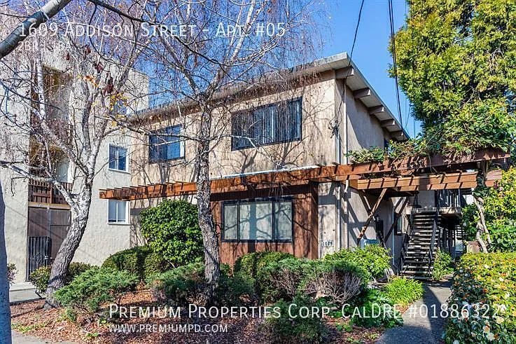 Building Photo - 1609 Addison St #5