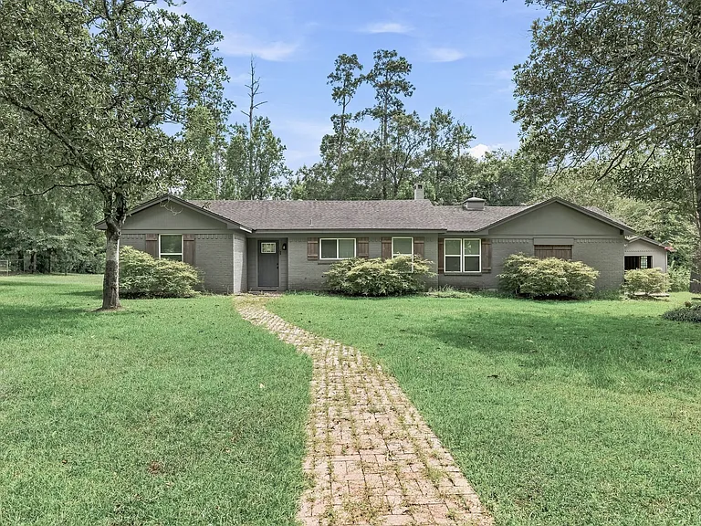 165 Morris Dr — Photo 1