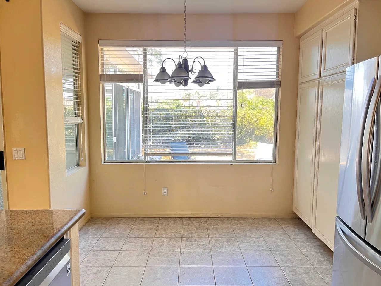 4 bed, 2.5 bath, 1915 sqft, $5,300 — Photo 4