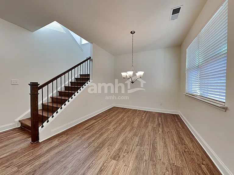 5180 Hudson Valley Dr — Photo 9