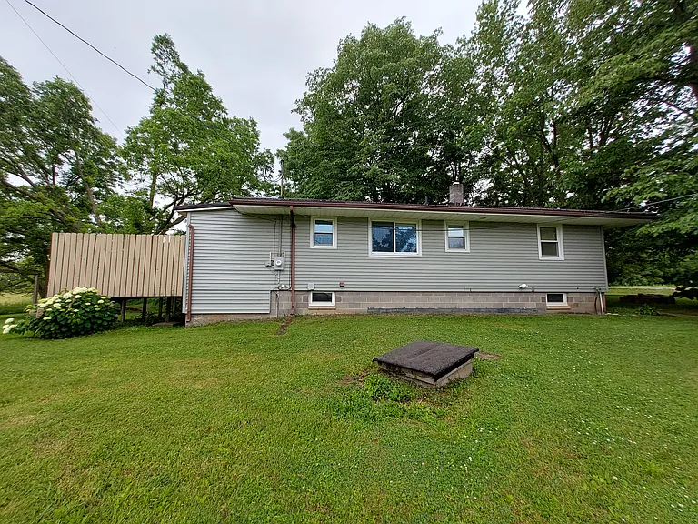 8669 Powell Rd — Photo 6
