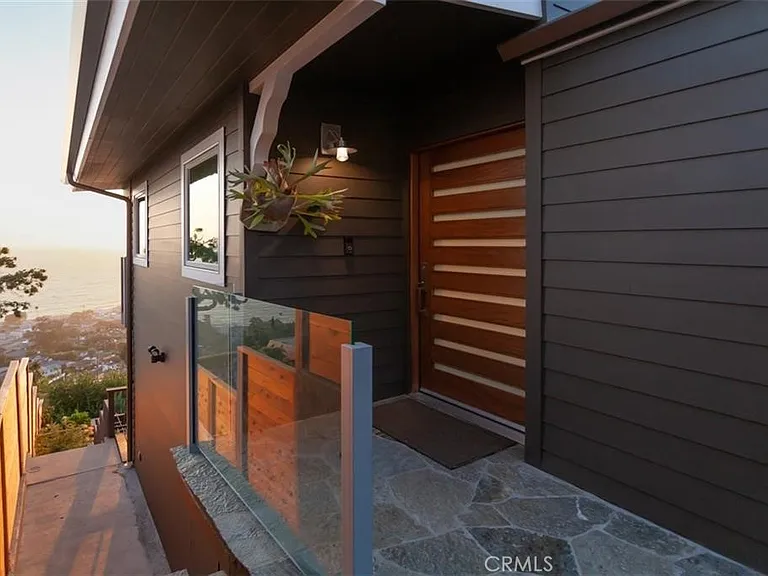 2192 Crestview Dr — Photo 3
