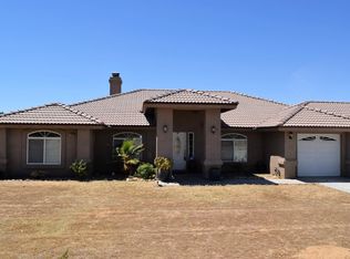 15350 Laguna Seca Rd, Apple Valley, CA 92307
