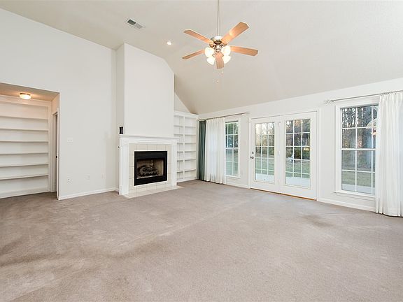 3rd image of 141 Haley Ln