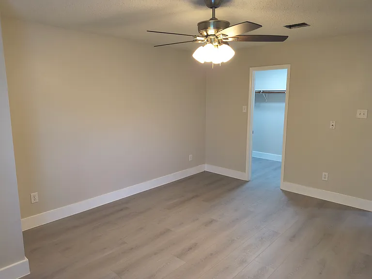 Upstairs Bedroom 3 of 4