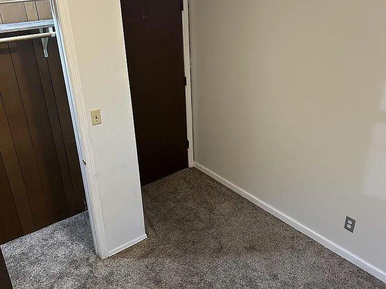 1006 S College St #1 — Photo 3