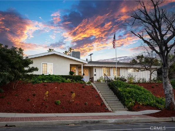 20624 Oxnard St, Woodland Hills, CA 91367