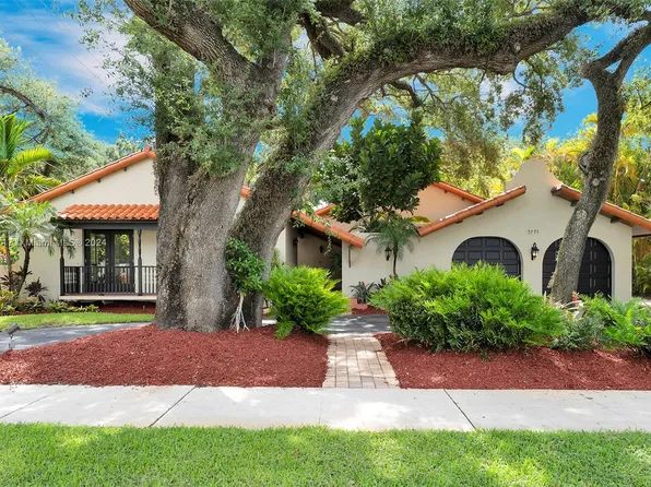 3771 N Park Rd, Hollywood, FL 33021