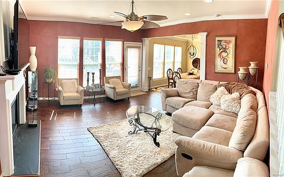 5th image of 2315 Arbor Vista Dr
