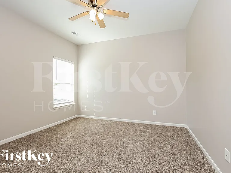 908 Carnation Dr — Photo 12