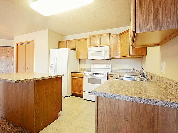 5th image of 11 36th Ave NW #111