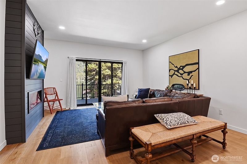 3rd image of 14163 Idlewild Road