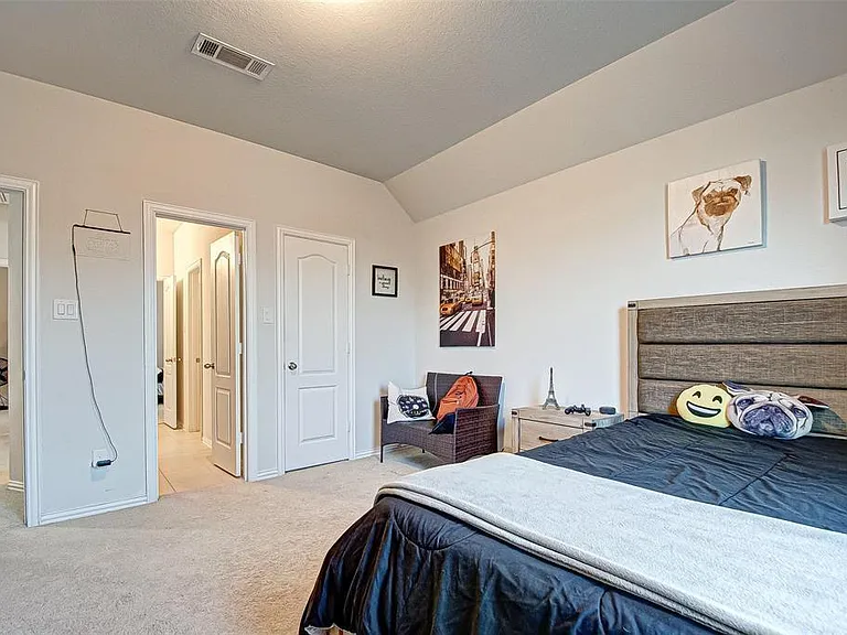 23811 Via Viale Dr — Photo 32