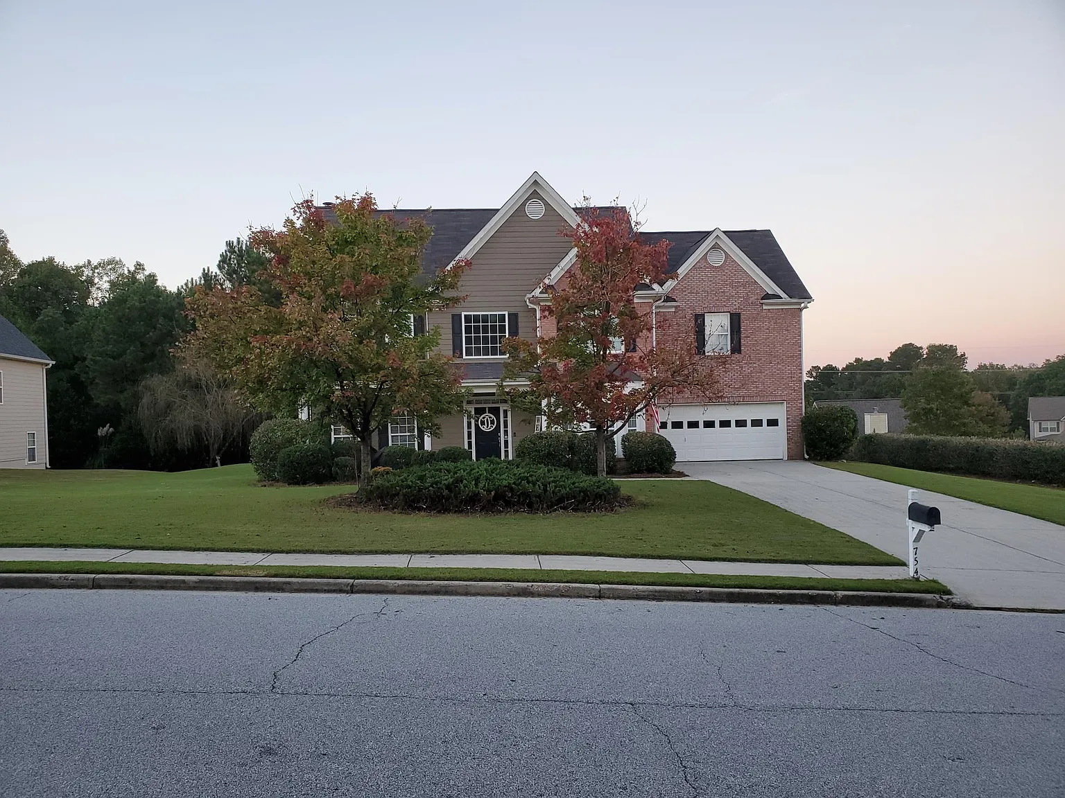 4 bed, 2.5 bath, 2960 sqft, $2,620 — Photo 3