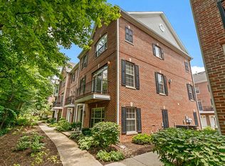 976 3rd Ave NW, Carmel, IN 46032