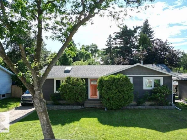 924 Conifer St, Strathcona County, AB T8A 1N5