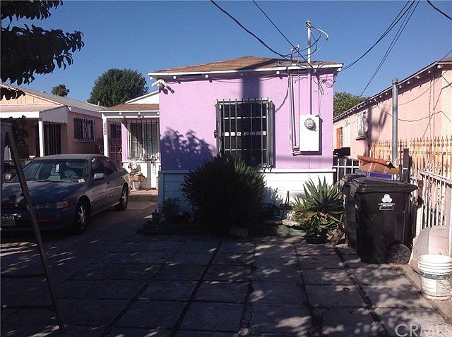 1st image of 1249 E 109th St