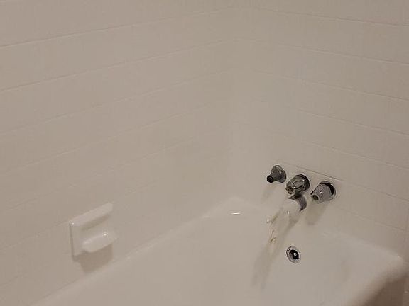 5th image of 284 E 21st St