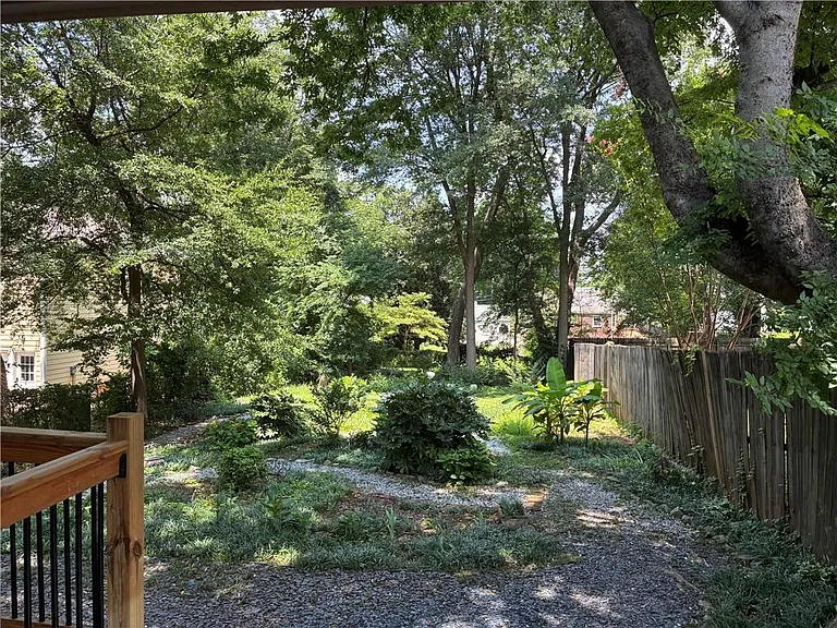1088 Sanders Ave SE — Photo 35