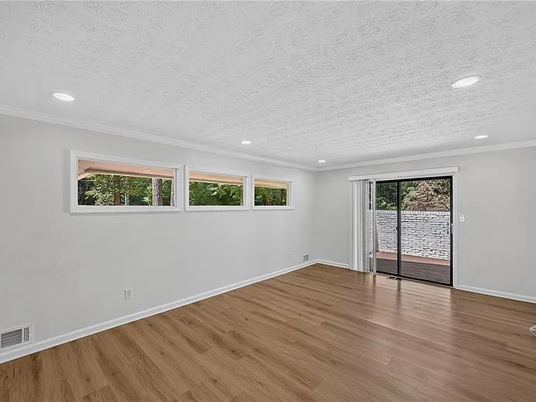 1714 S Johnson Ferry Rd NE — Photo 31