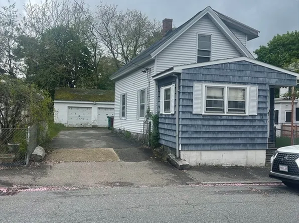 80 Manchester St, Lowell, MA 01852
