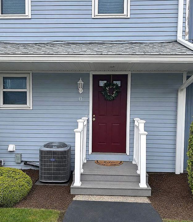 1st image of 4 Smithfield Rd APT 17