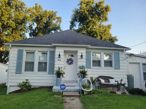 206 Freeman St, Anna, IL 62906