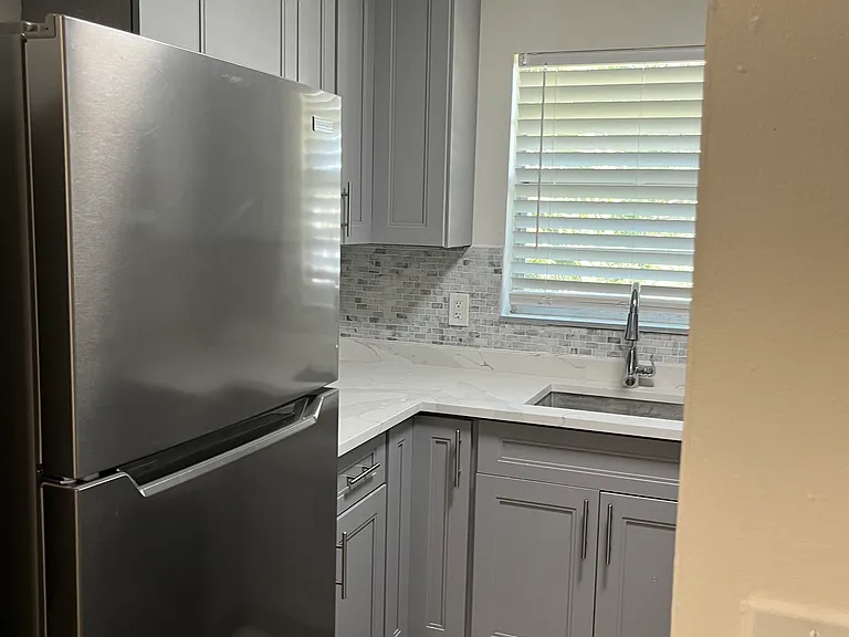 2134 Lincoln St #18 — Photo 2